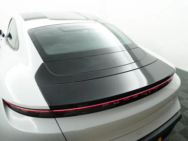 Porsche Taycan Performance 84 kWh- 2021 Elektrisch 40