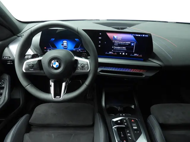 BMW 1 Serie 5-deurs 120 2025 Benzine 10