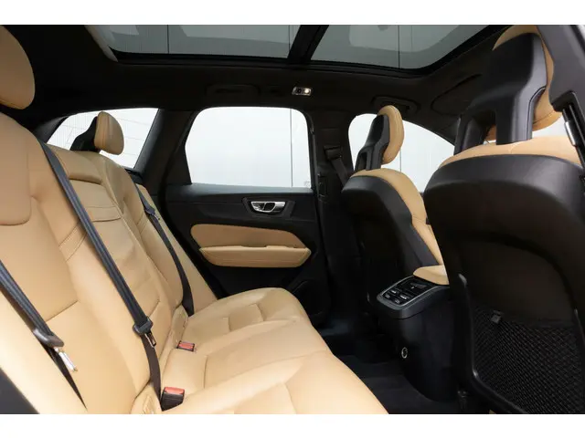Volvo XC60 2.0 T5 Inscription Panorama|Leder| 2018 Benzine 13