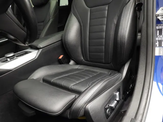 BMW 3 Serie Touring 320e 2023 Hybride Benzine 43