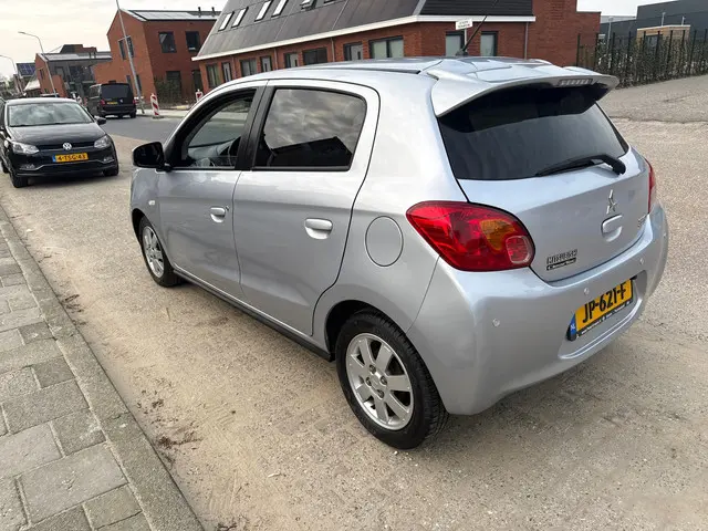 Mitsubishi Space Star 1.0 Bright 2016 Benzine 7