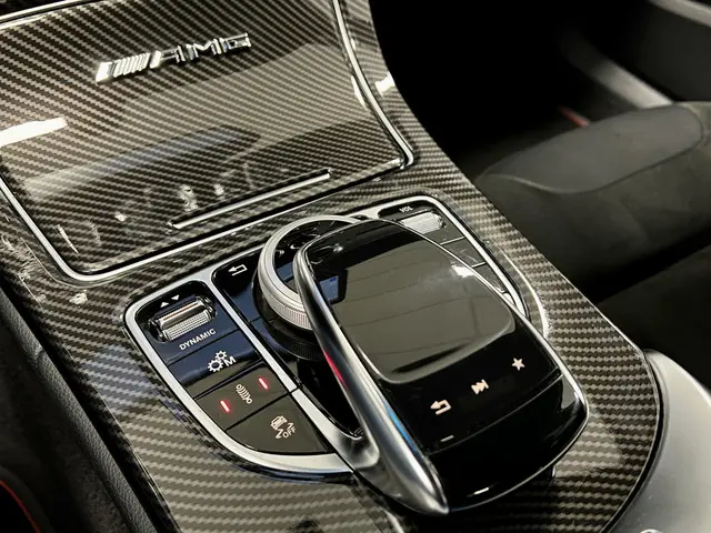 Mercedes-Benz C-Klasse AMG 63 2017 Benzine 16