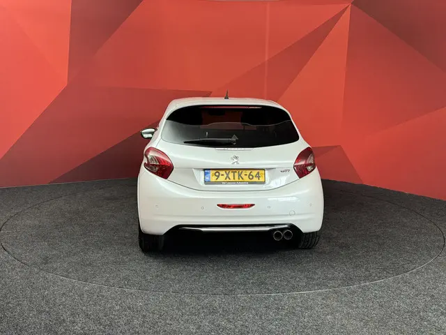 Peugeot 208 1.6 THP GTi 2014 Benzine 11