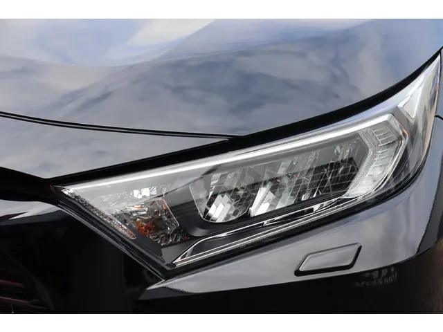 Toyota RAV4 2.0 VVT-iE Dynamic, Trekhaak 2024 Benzine 34