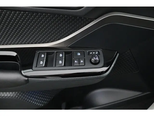 Toyota C-HR 1.8 Hybrid Dynamic 2018 Hybride Benzine 28