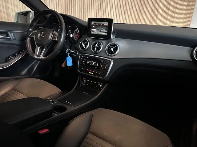 Mercedes-Benz GLA 200 AMG 2015 Benzine 4