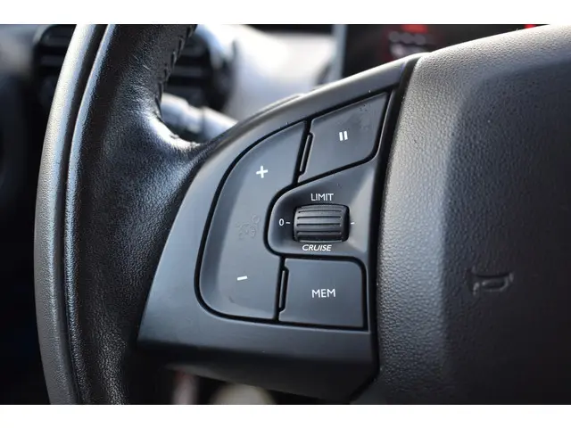 Citroën C4 Cactus PureTech 110 Shine 2015 Benzine 15