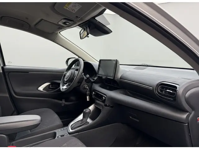 Toyota Yaris 1.5 Hybrid Comfort 2024 Hybride Benzine 9