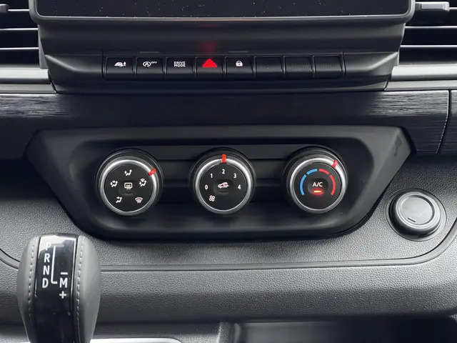 Nissan Primastar 2.0 dCi L2H1 N-Connecta 2024 Diesel 18