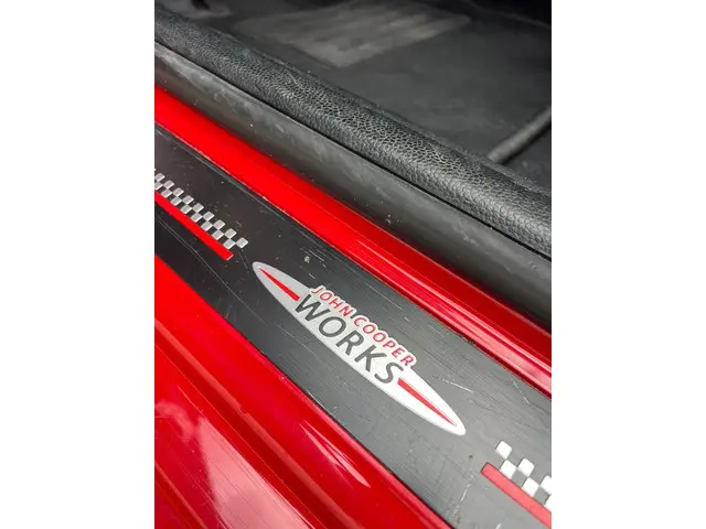 MINI Cooper 1.5 Chili Serious Business 2017 Benzine 16