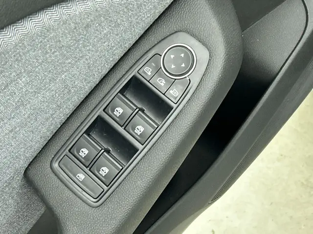 Renault Clio 1.0 TCe 90 GPF techno 2025 Benzine 30