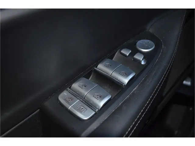 BMW 7 Serie 745e High Executive 2019 Hybride Benzine 25