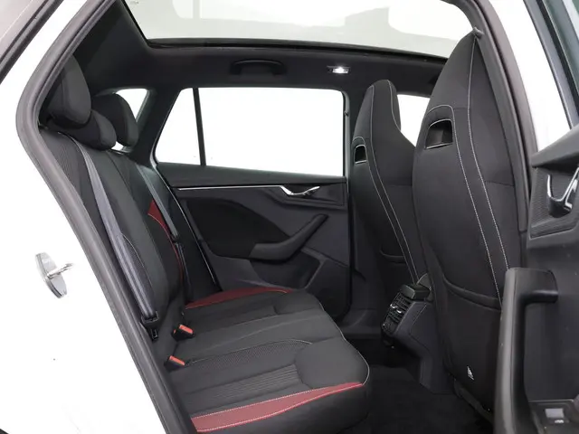 Škoda Kamiq 1.0 TSI 110pk DSG Monte Carlo 2021 Benzine 10