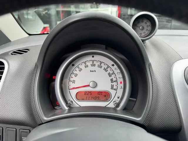 Opel Agila 1.0 Silver Edition 2012 Benzine 8
