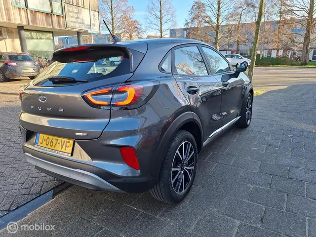 Ford Puma 1.0 ECOBOOST HYBRID TITANIUM 2020 Benzine 6