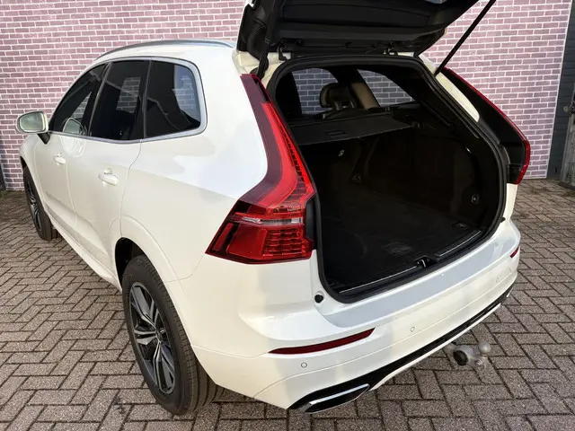 Volvo XC60 2.0 D4 AWD R-Design 2017 Diesel 8