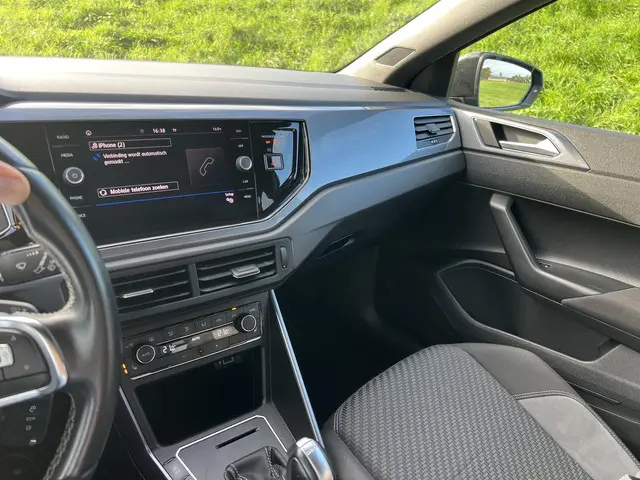 Volkswagen Polo 1.0 TSI R Line 2018 Benzine 3