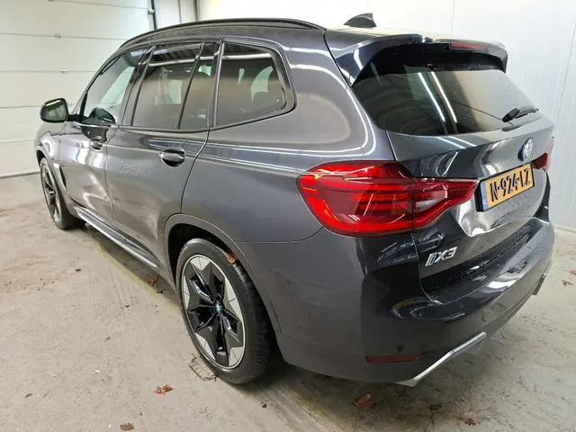 BMW iX3 Aut. High Executive 80kWh 2021 Elektrisch 3