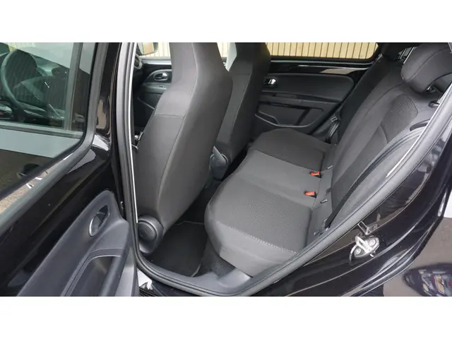 SEAT Mii 1.0 60PK 5Drs Sport Dynamic 2014 Benzine 17