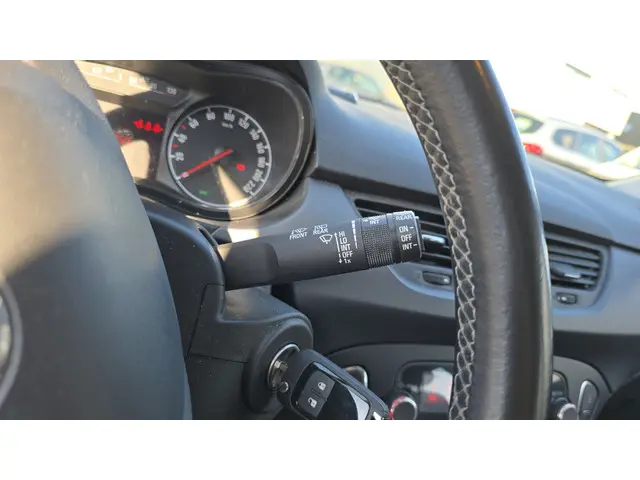 Opel Corsa 1.4 Edition 2017 Benzine 12