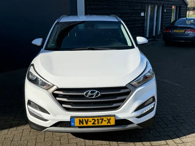 Hyundai Tucson 1.6 GDi Anniversary Edition 2017 Benzine 6