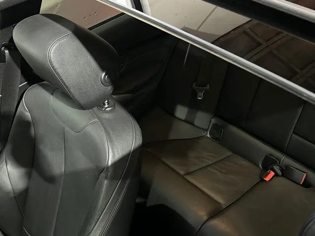 BMW 3 Serie Touring 320i M Sport Edition 2019 Benzine 18