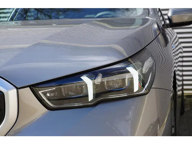 BMW 5 Serie Touring 530e 2025 Hybride Benzine 23