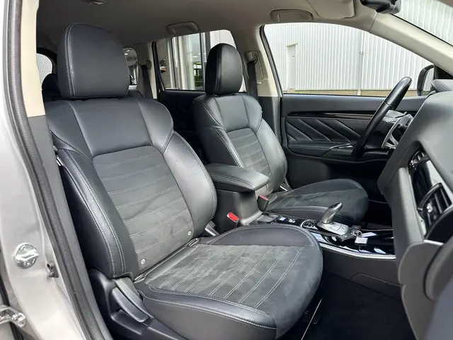 Mitsubishi Outlander 2.4 PHEV Pure+ 2019 Hybride Benzine 24