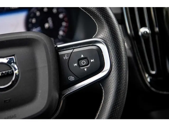 Volvo XC40 1.5 T3 R-Design 2021 Benzine 26
