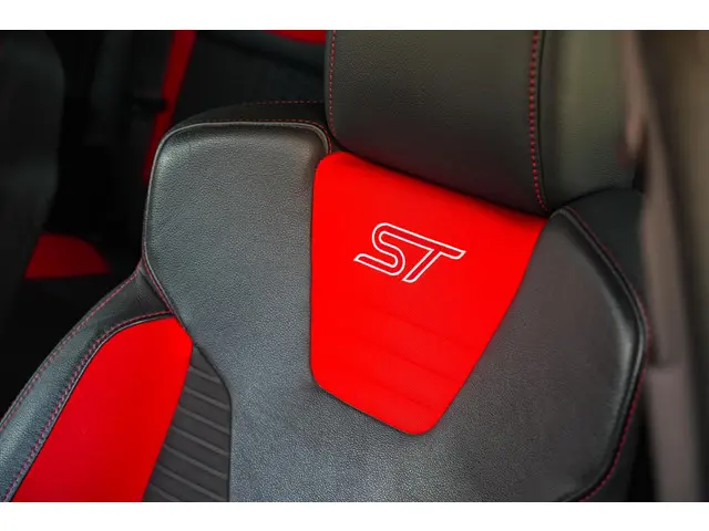 Ford Focus 2.0 ST-3 2016 Benzine 27