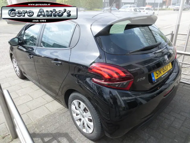 Peugeot 208 1.2 PureTech Active 5 drs 2018 Benzine 8