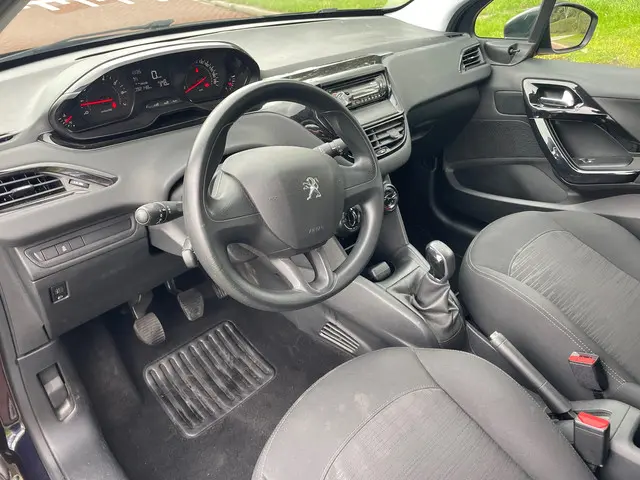 Peugeot 208 1.0 VTi Access 2014 Benzine 11