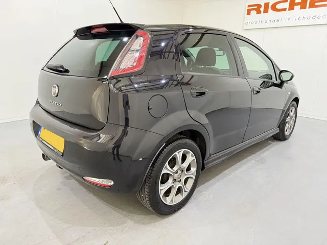 Fiat Punto 0.9 TwinAir Turbo 100 Lounge 2015 Benzine 26