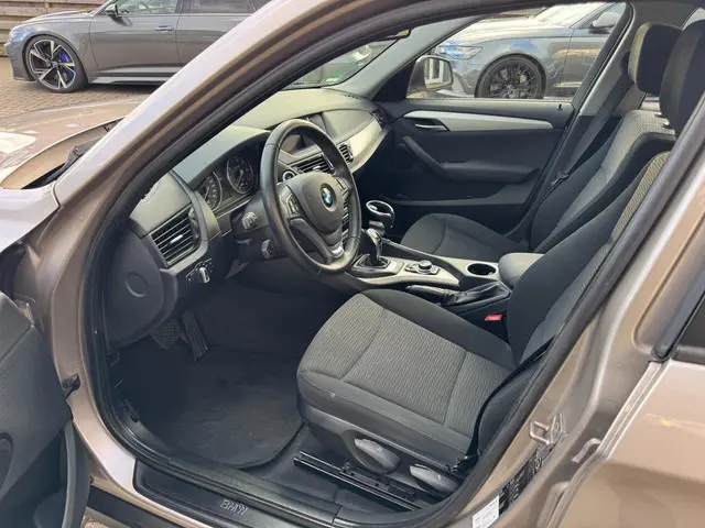 BMW X1 SDrive20i Business+/ Camera / Trekhaak . 2013 Benzine 12