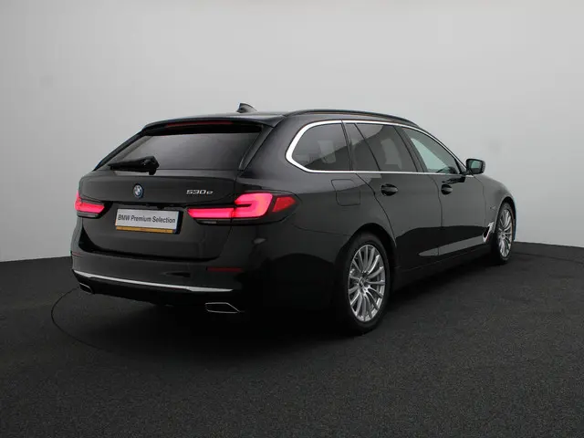 BMW 5 Serie Touring 530e 2023 Hybride Benzine 2