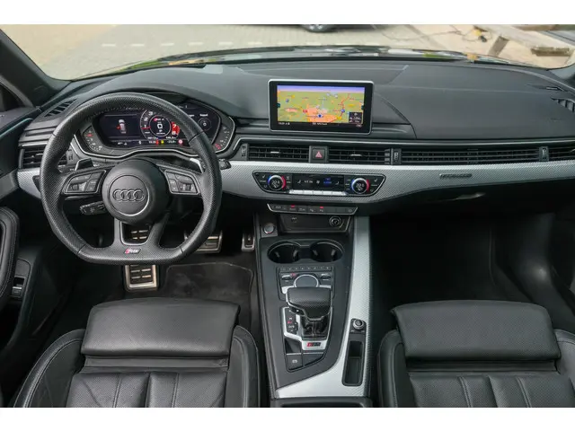 Audi RS4 3