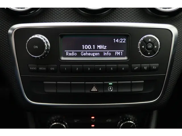 Mercedes-Benz A-Klasse 180 Economy 2015 Benzine 31