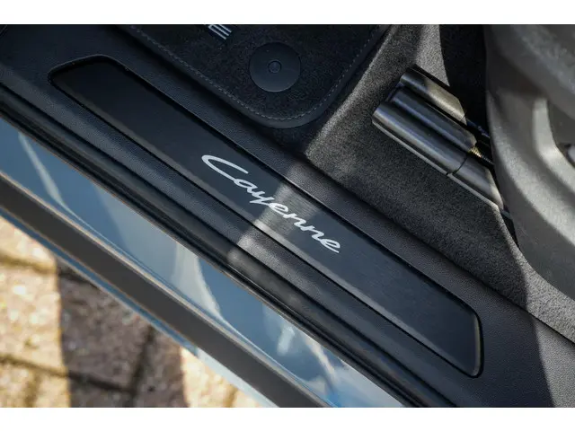 Porsche Cayenne 3.0 E-Hybrid 2024 Hybride Benzine 32