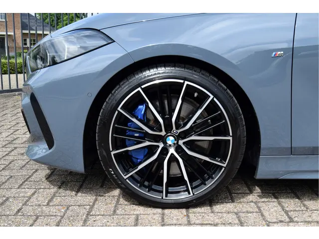 BMW 1 Serie 120i 2023 Benzine 40