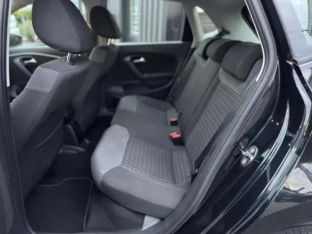 Volkswagen Polo 1.2 TSI Highline 2016 Benzine 37