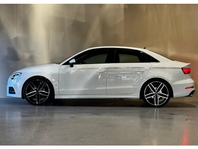 Audi A3 Limousine 1.5 TFSI S Line Edition 2019 Benzine 3