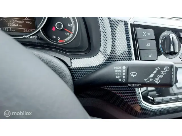 Volkswagen up! 1.0 2021 Benzine 18