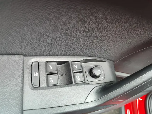 SEAT Arona 1.0 TSI DSG FR Business Intense 2021 Benzine 6