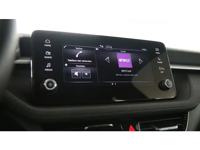 Škoda Fabia 1.0 TSI 95pk Selection 2024 Benzine 27