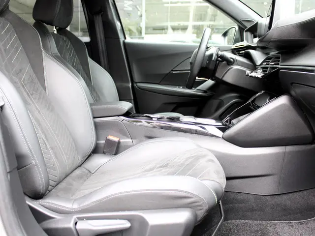 Peugeot 2008 1.2 PT 130 GT 2024 Benzine 12