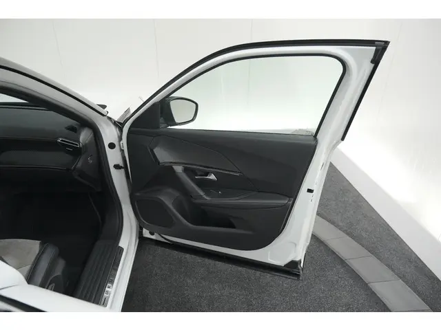 Peugeot e-2008 EV GT Pack 50 kWh 2021 Elektrisch 69