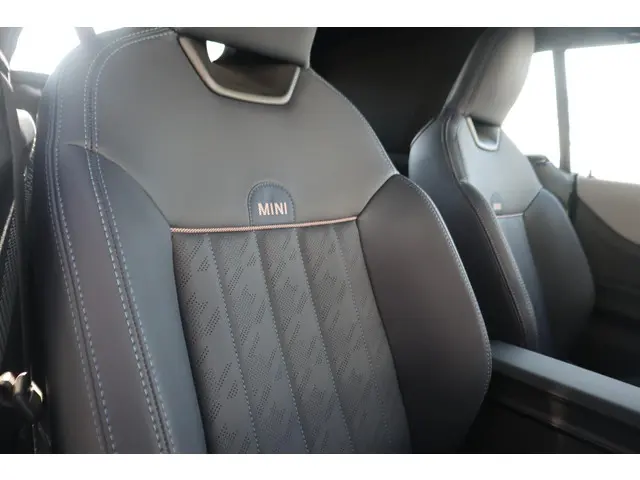 MINI Cooper Cabrio C 2026 Benzine 17