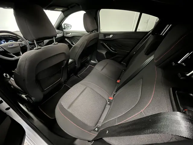 Ford Focus 1.5 EcoBoost 182pk ST Line 2020 Benzine 14