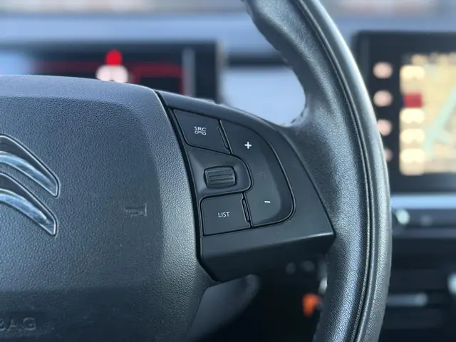 Citroën C4 Cactus 1.2 PureTech 2015 Benzine 17