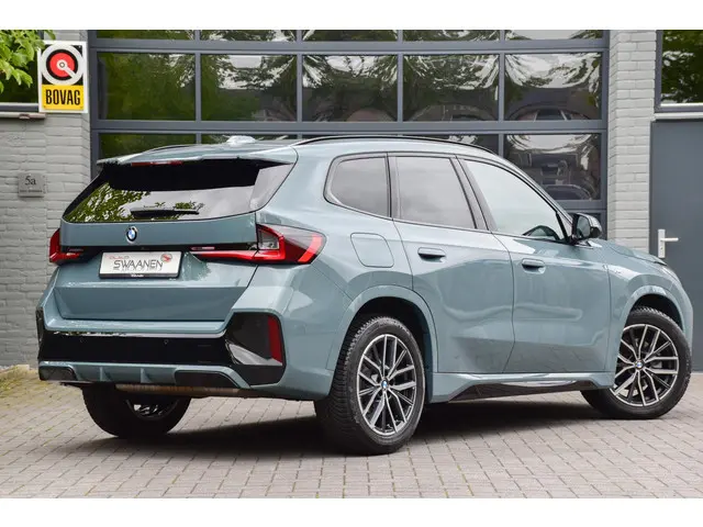 BMW X1 sDrive18i 2024 Benzine 6